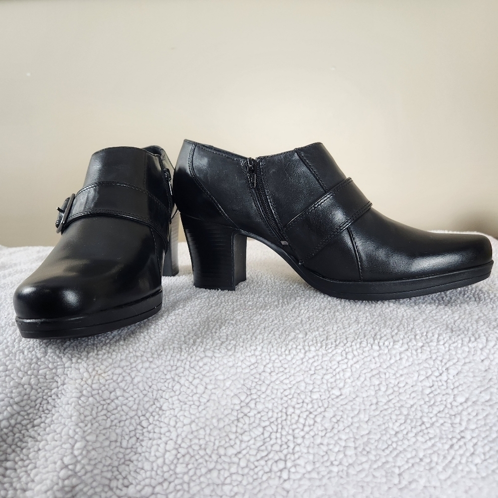 CLARKS Genette Vista Leather Shoes- Black color- Women's Size 9M